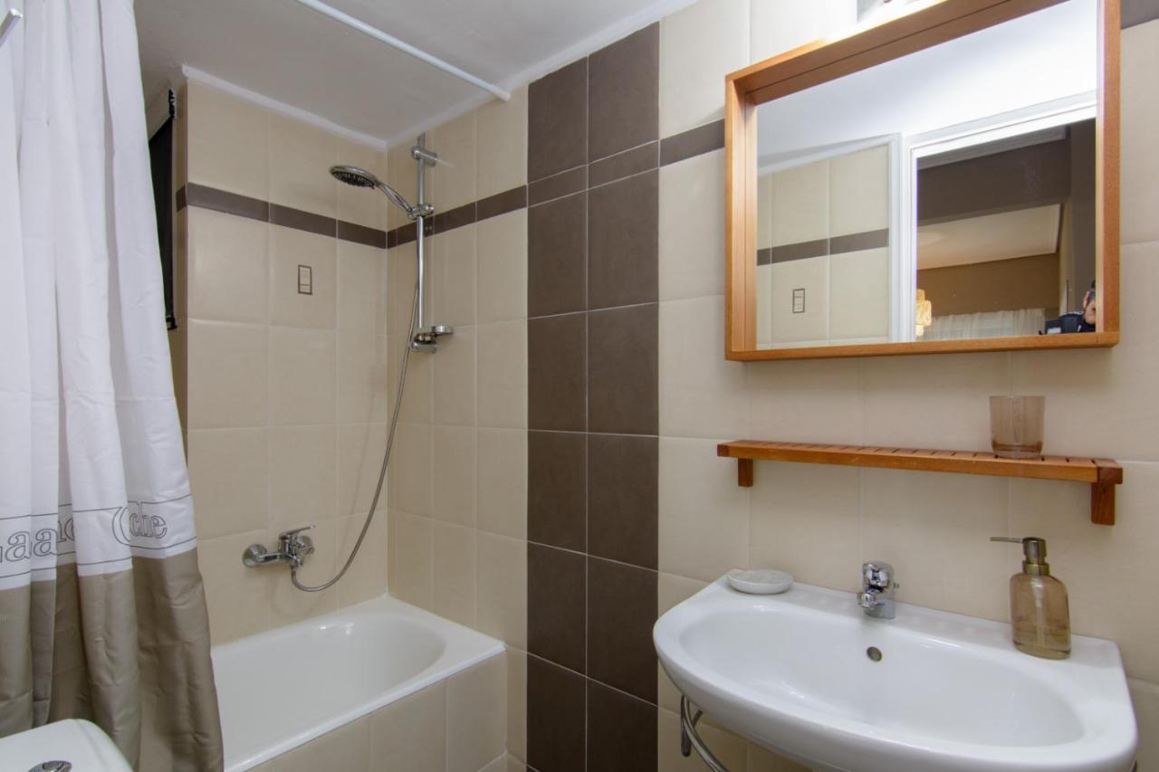 Apt 48, Cozy Apartment In Kalamata City Center Kültér fotó